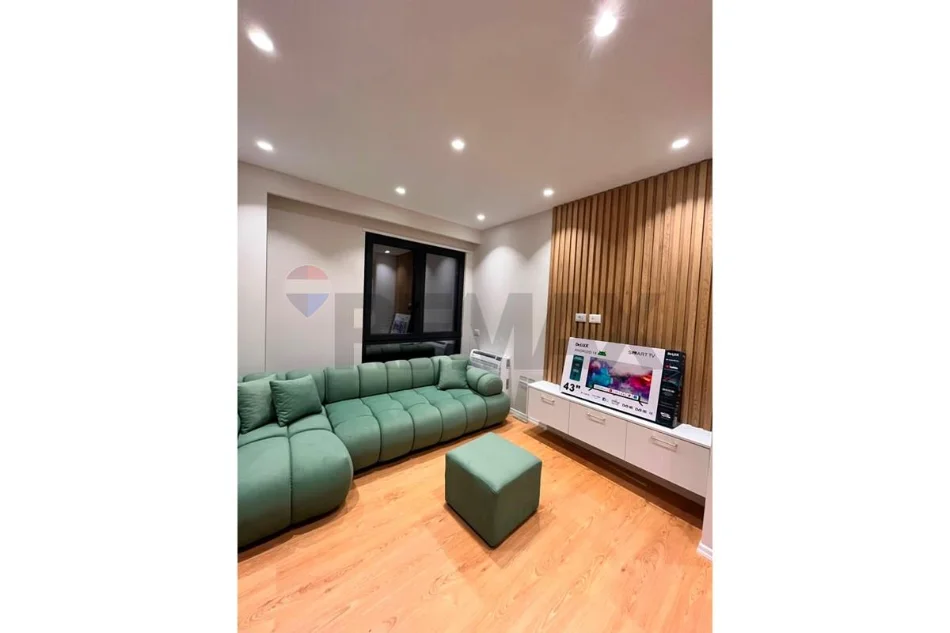 Tirane, jepet me qera apartament 2+1 Kati 7, 120 m² 750 € 