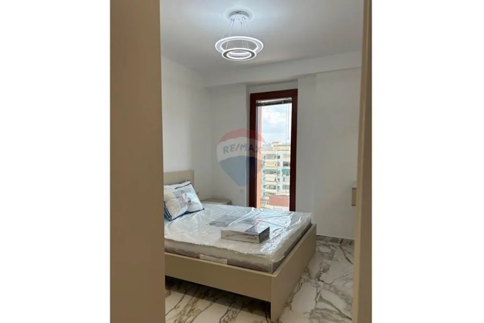 Tirane, jepet me qera apartament 1+1+Ballkon , 900 € 
