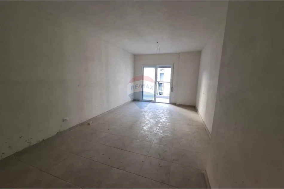 Vlore, shitet apartament 1+1 Kati 6, 69 m² 96.800 € (Rruga Gjergj Araniti, Vlore)