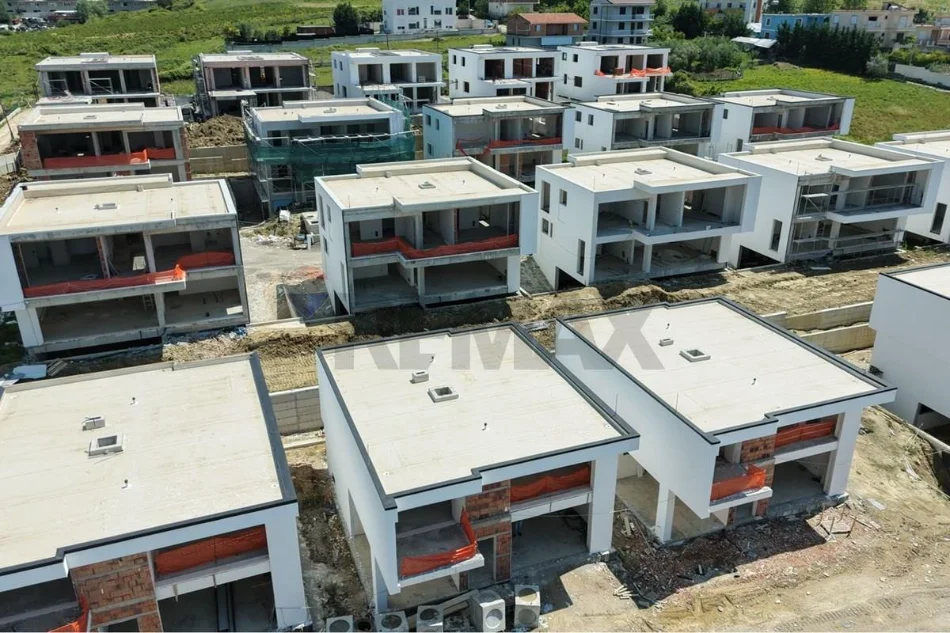 Tirane, shitet Vile , 341 m² 800.000 € 