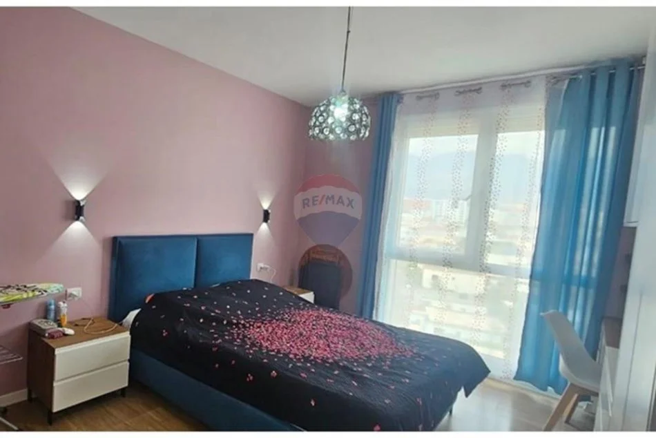 Tirane, jepet me qera apartament 2+1 Kati 5, 105 m² 700 € 