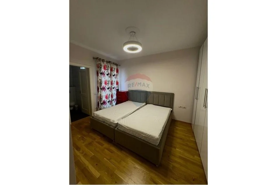 Tirane, jepet me qera apartament 2+1 , 115 m² 600 € (Astir)