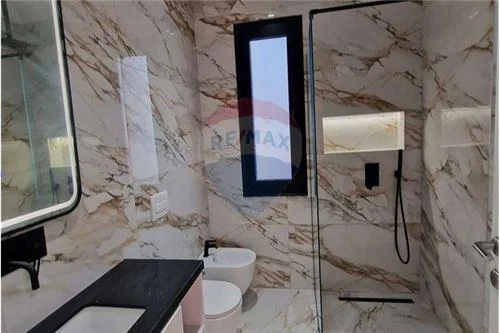 Apartament 2+1 me pamje nga deti ne shitje,Vlore