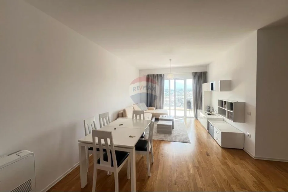 Tirane, jepet me qera apartament 2+1+Ballkon , 98 m² 800 € (Kopshti Botanik)