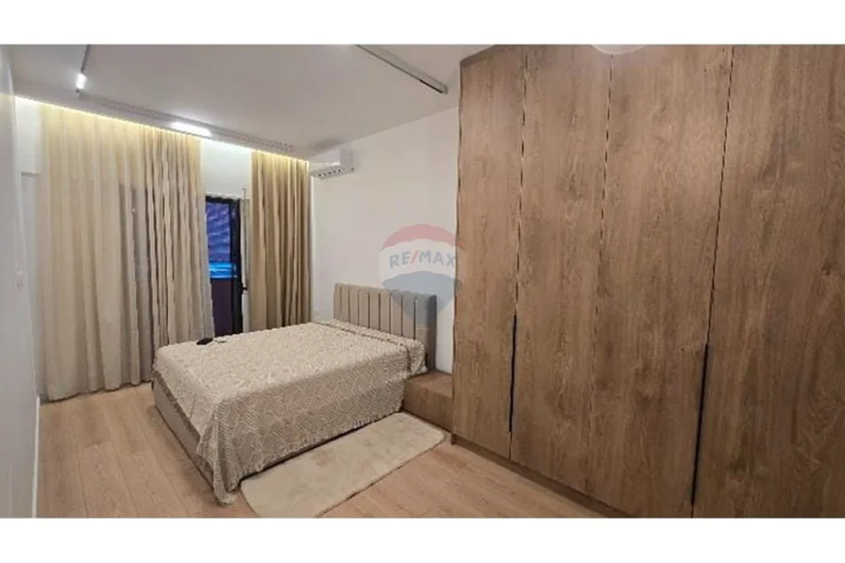 Tirane, jepet me qera apartament , 105 m² 1.500 € 
