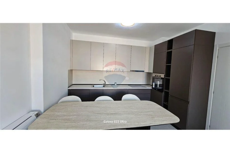 Tirane, jepet me qera apartament 2+1+Ballkon , 104 m² 650 € (Kompleksi Oasis - Ish Fusha e Aviacionit, Ish Fusha e Aviacionit, Tiranë)