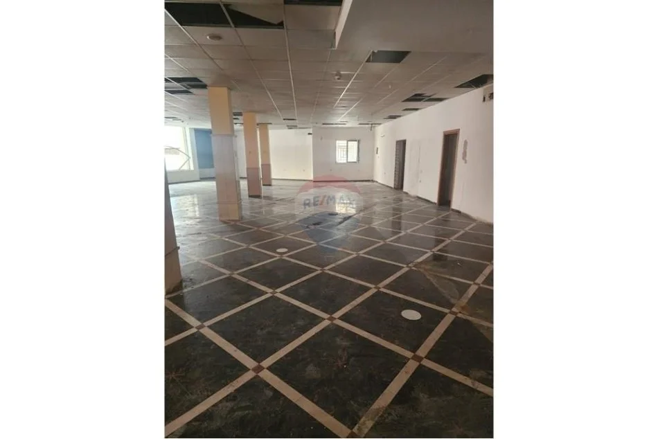 Tirane, shitet dyqan , 1.000 m² 1.700.000 € (Rruga Mihal Grameno ID: 530561001-79)