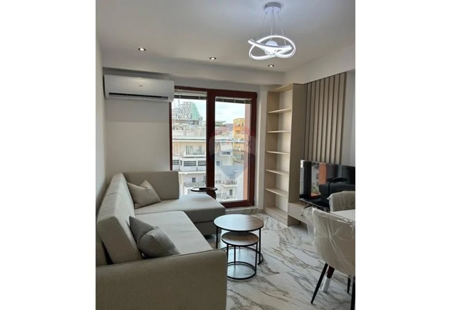 Tirane, jepet me qera apartament 1+1+Ballkon , 900 € 
