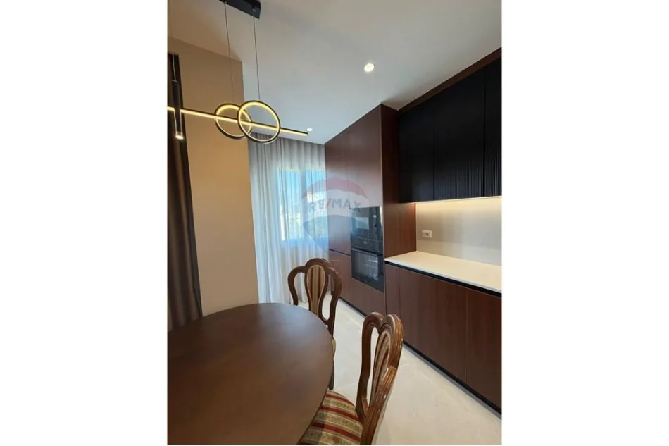 Tirane, shitet apartament 2+1 Kati 4, 102 m² (mine peza)