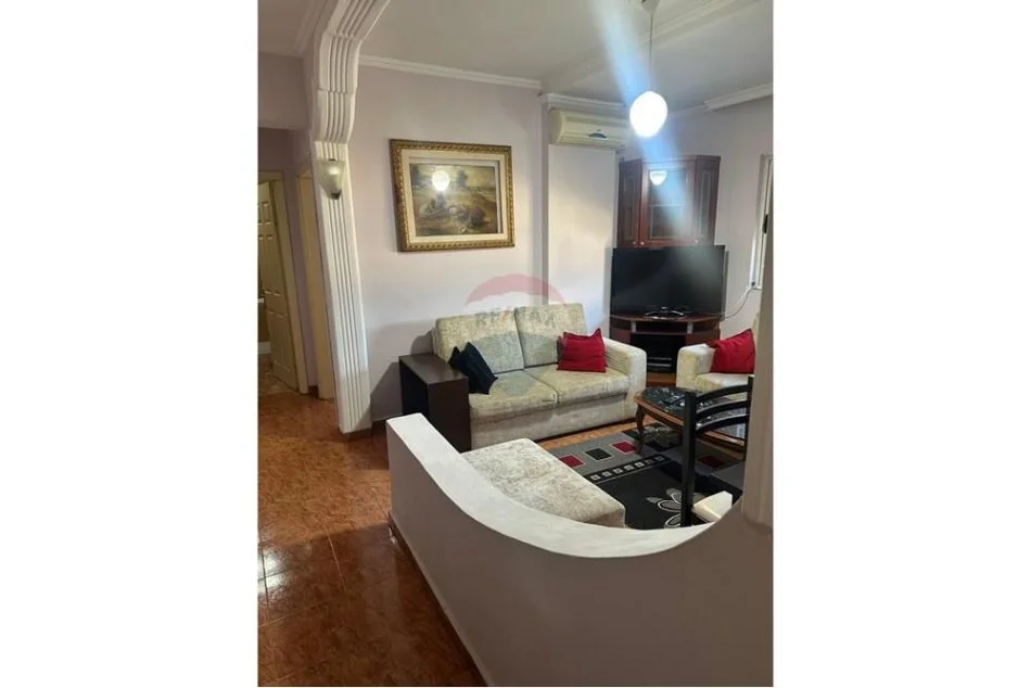 Tirane, jepet me qera apartament 2+1 Kati 10, 80 m² 450 € (laprake)