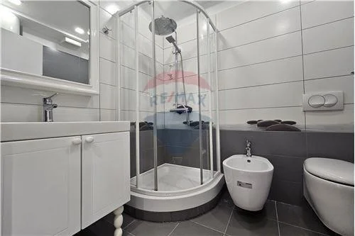 Tirane, jepet me qera apartament 1+1 , 62 m² 900 € (Rruga e Kavajës, Shqipëri)