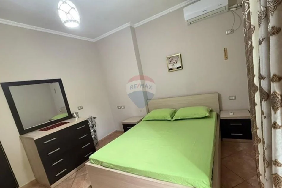 Tirane, jepet me qera apartament 2+1 , 110 m² 650 € (Rruga Islam Alla)