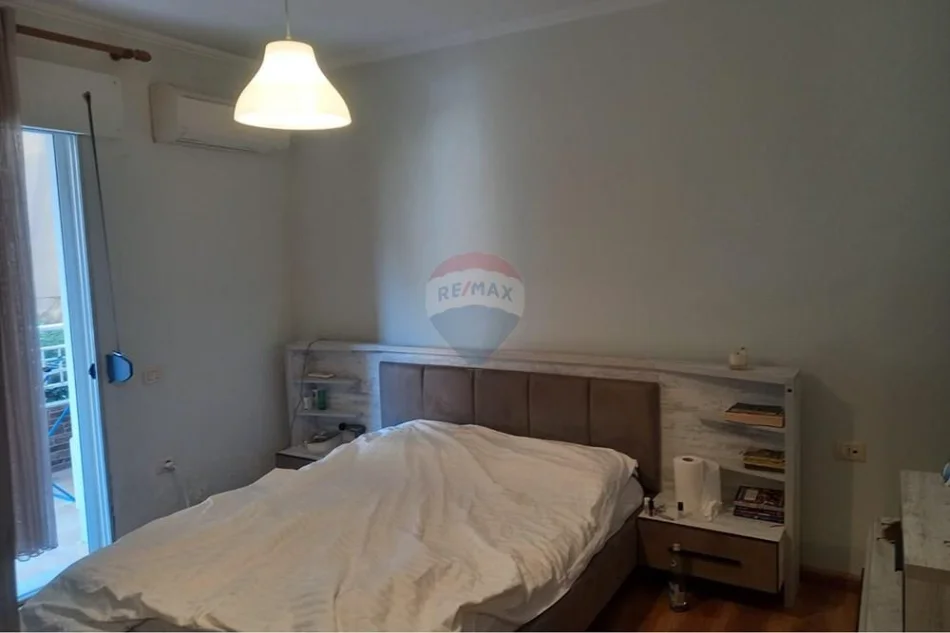 Tirane, shitet apartament , 151 m² 301.500 € 