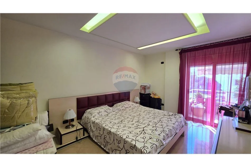 Vlore, shitet apartament 1+1+Ballkon Kati 3, 92 m² 157.000 € (Rruga Dhimitër Konomi, Vlore)