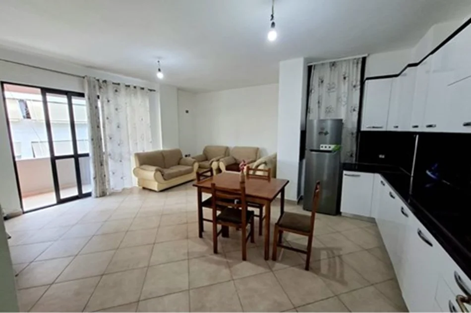 Shitet Apartament 2+1 në Yzberisht