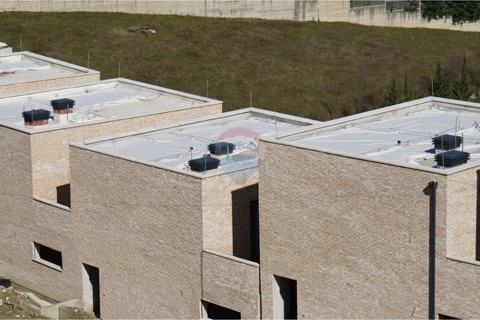 Tirane, shitet Vile , 521 m² 1.240.000 € 