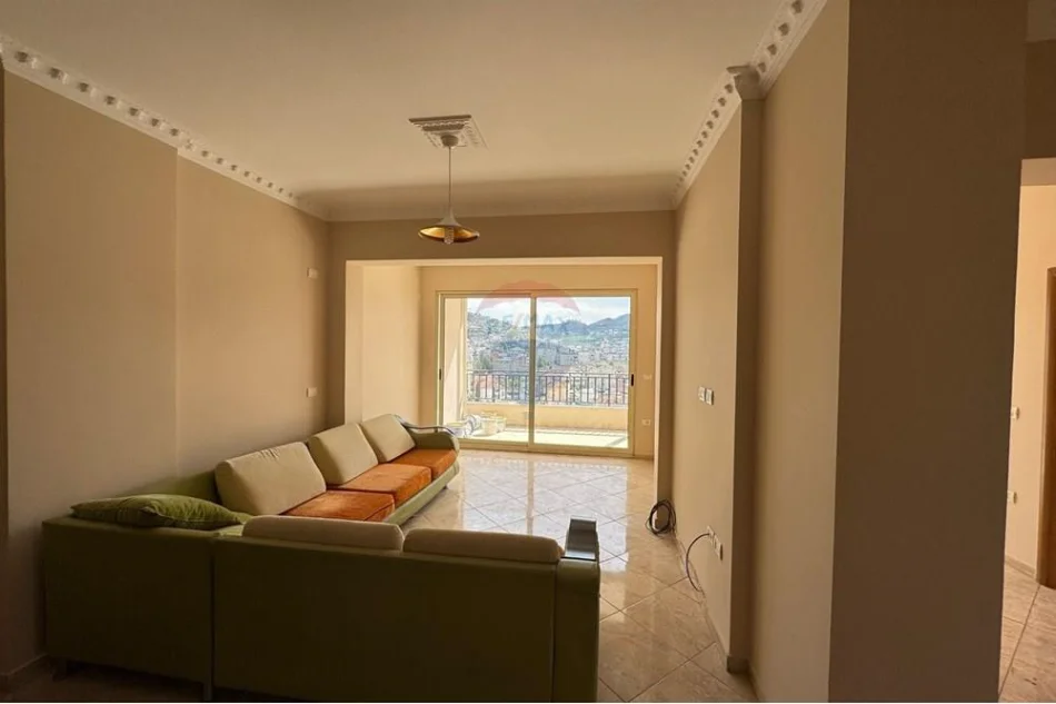 Tirane, jepet me qera apartament 2+1 , 127 m² 350 € 
