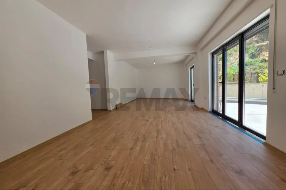 Tirane, shitet apartament 3+1+Ballkon , 257 m² 285.000 € (Kodra e Diellit - Rezidenca Kodra e Diellit - Kodra e Diellit 2, Tiranë)