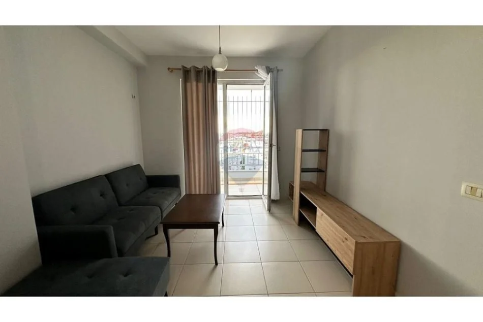 Tirane, jepet me qera apartament 1+1+Ballkon , 70 m² 400 € (Fresk, Rruga e Thesarit)