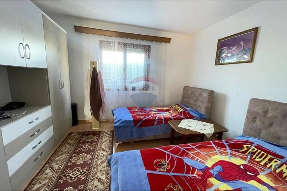 Vlore, shitet shtepi 2+1 Kati 1, 490 m² 120.000 € (Rruga Ali Demi, pranë Spitalit, Vlorë)