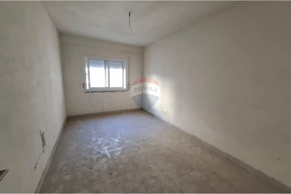 Vlore, shitet apartament 1+1 Kati 6, 69 m² 96.800 € (Rruga Gjergj Araniti, Vlore)