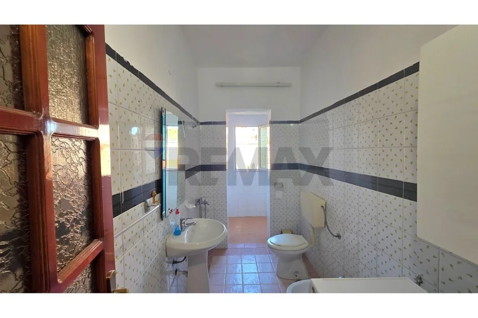 Vlore, shitet apartament 1+1 Kati 5, 70 m² 79.000 € (Rruga Dush Strati, pranë Zjarrfikëses)