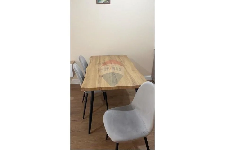 Tirane, jepet me qera apartament 2+1 , 92 m² 600 € 