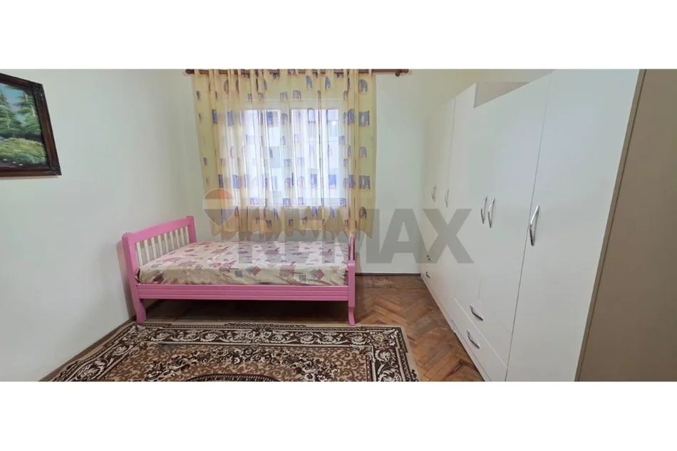 Tirane, jepet me qera apartament 3+1 Kati 3, 87 m² 550 € (Rruga barikadave)