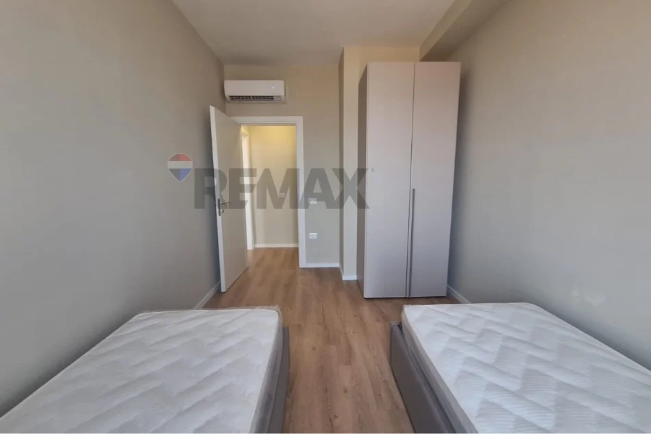 Shqiperi, jepet me qera apartament 2+1+Ballkon Kati 8, 75 m² 700 € (Jordan misja)