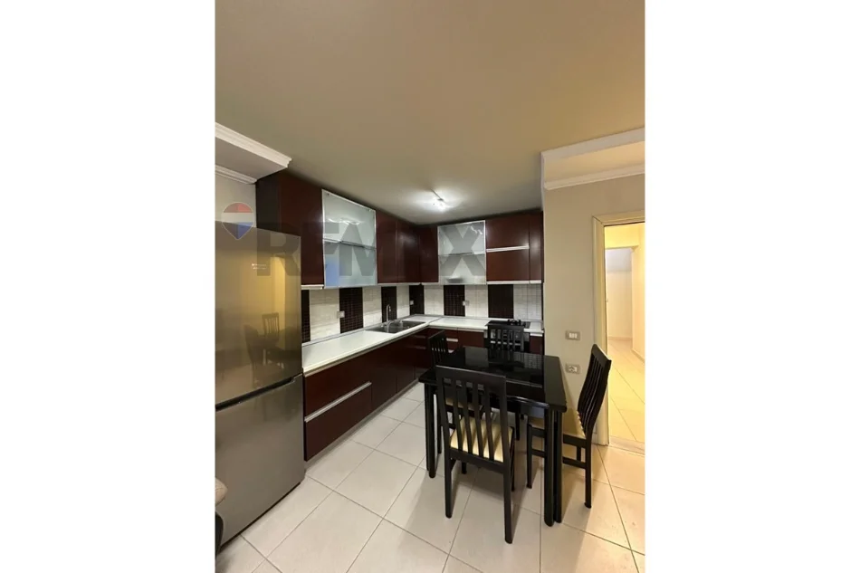 Tirane, jepet me qera apartament 2+1 Kati 3, 73 m² 550 € (Irfan Tomini)