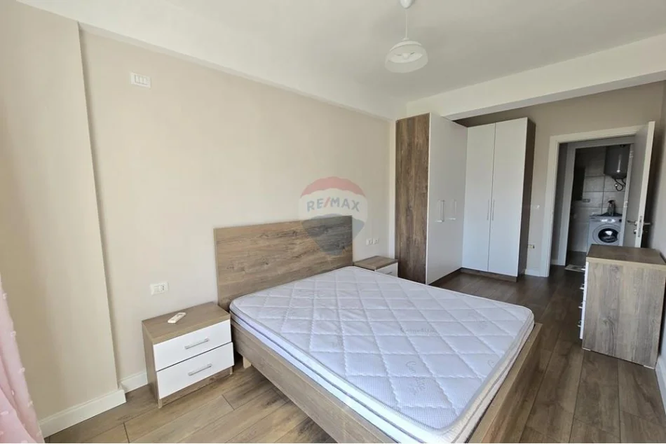 Shqiperi, jepet me qera apartament 1+1 , 70 m² 500 € (Kodra e Diellit)