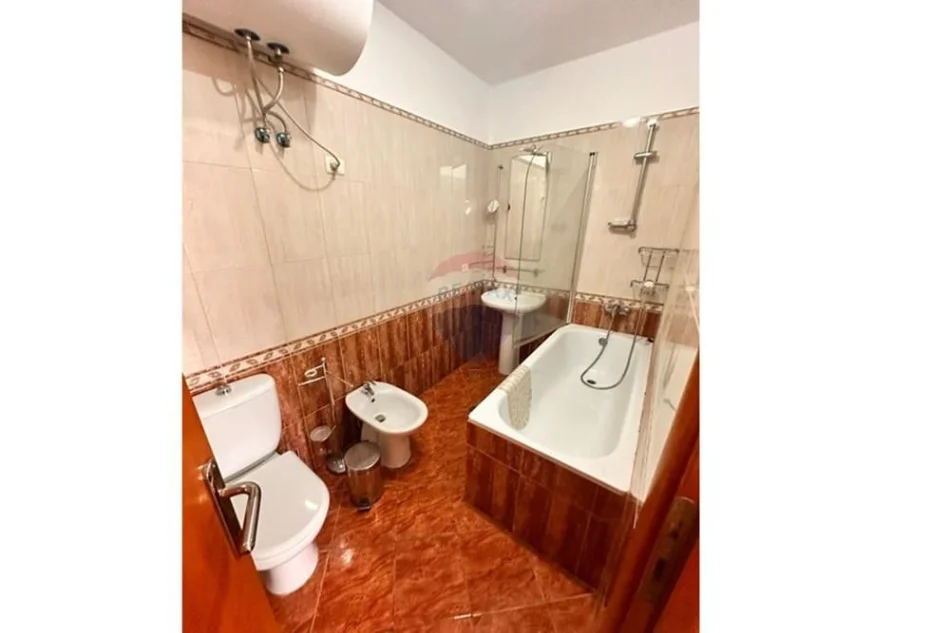 Tirane, jepet me qera apartament , 97 m² 950 € 