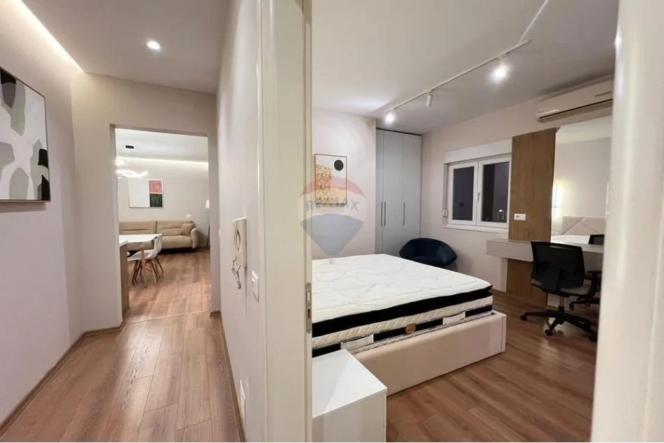 Tirane, jepet me qera apartament 2+1 , 88 m² 850 € 