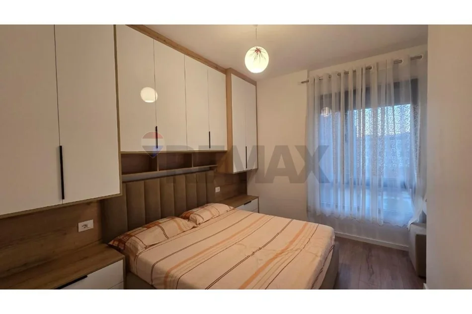 Tirane, jepet me qera apartament 1+1+Ballkon Kati 3, 65 m² 500 € (5 Maj)