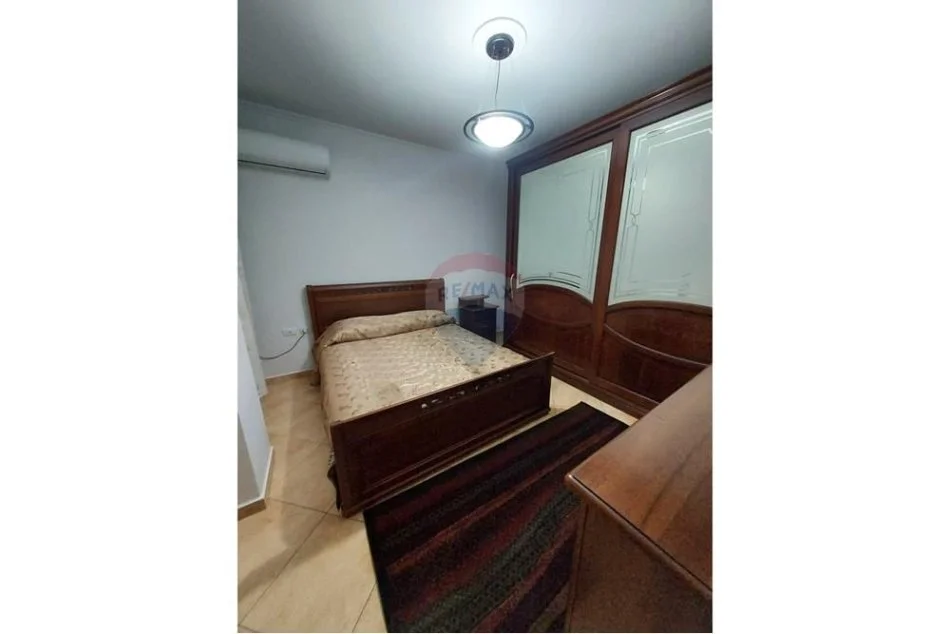 Tirane, jepet me qera apartament 1+1 , 70 m² 550 € (Kompleksi Delijorgji)