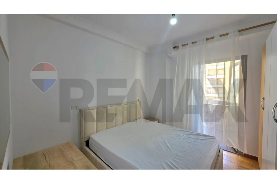 Vlore, jepet me qera apartament 1+1 Kati 2, 60 m² 350 € (Rruga Pelivan Leskaj, Vlorë)