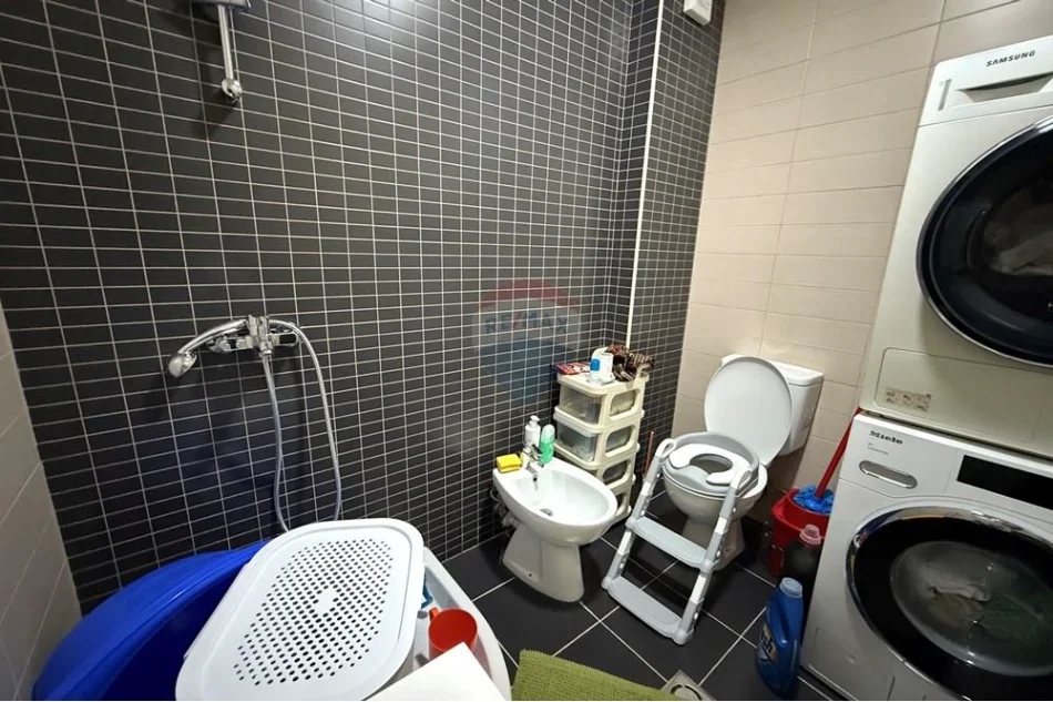 Tirane, shitet apartament , 100 m² 223.000 € 