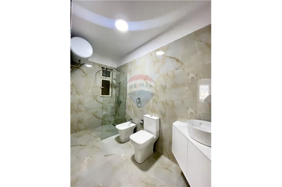 Tirane, jepet me qera apartament 2+1 Kati 6, 75 m² 850 € (Rruga Sami Frasheri)