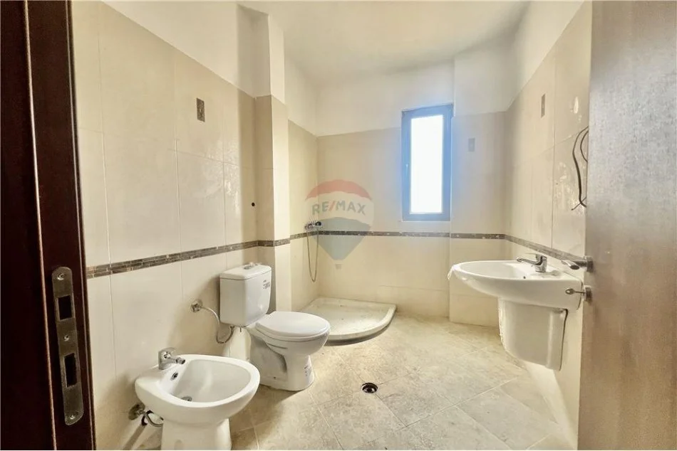 Vlore, shitet apartament+verande | Penthouse 3+1+Aneks+Ballkon Kati 9, 247 m² 209.950 € (Vlorë Albano &amp; Romina, Vlorë)