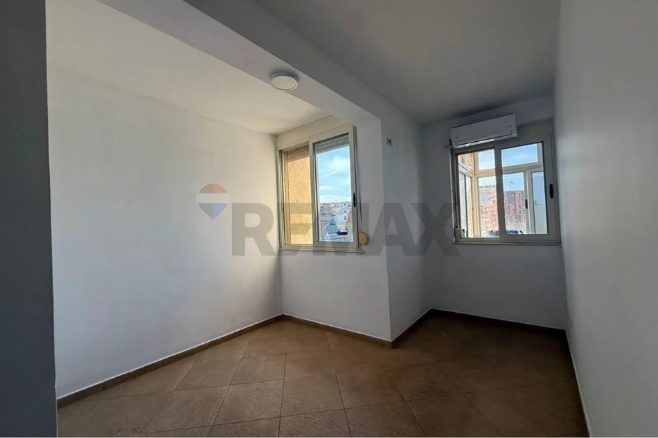 Tirane, jepet me qera apartament , 130 m² 800 € 