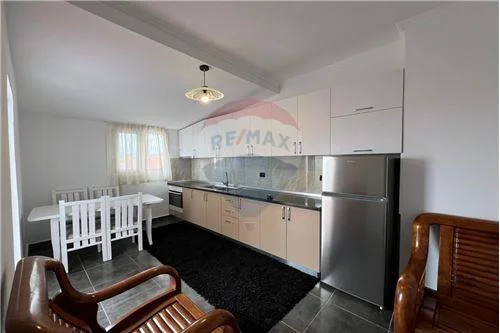 Tirane, jepet me qera apartament 1+1 Kati 3, 90 m² 400 € (- Rruga e Dibrës, Shqipëri)