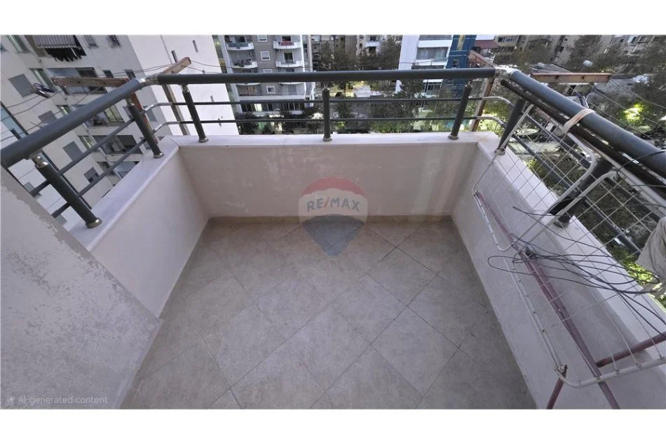 Vlore - Lungomare, shitet apartament 2+1 Kati 9, 104 m² 192.400 € (Pas Hotel Martini, Ish Kombinati, Vlorë)