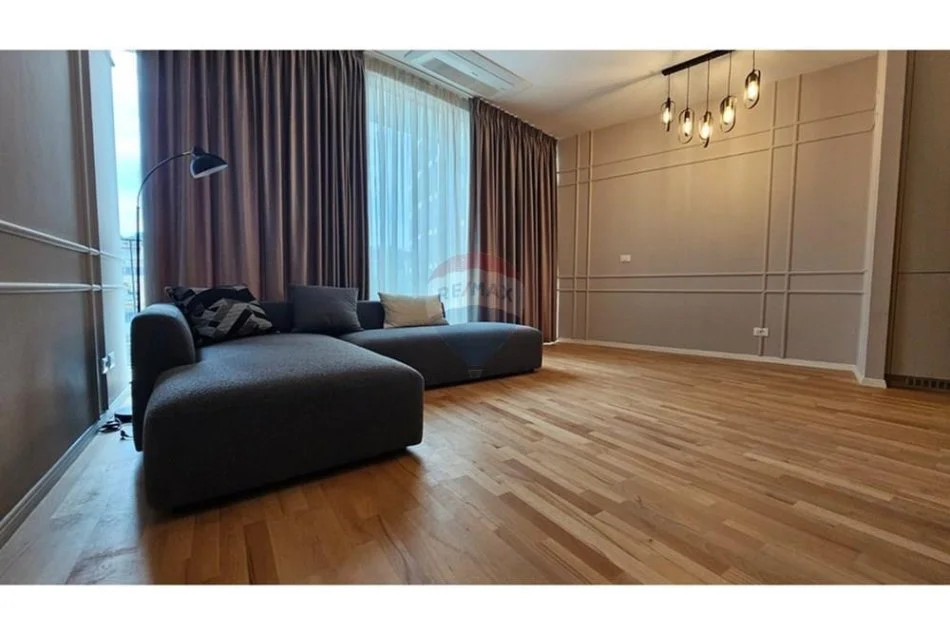 Tirane, jepet me qera apartament 2+1+Ballkon , 105 m² 1.800 € 