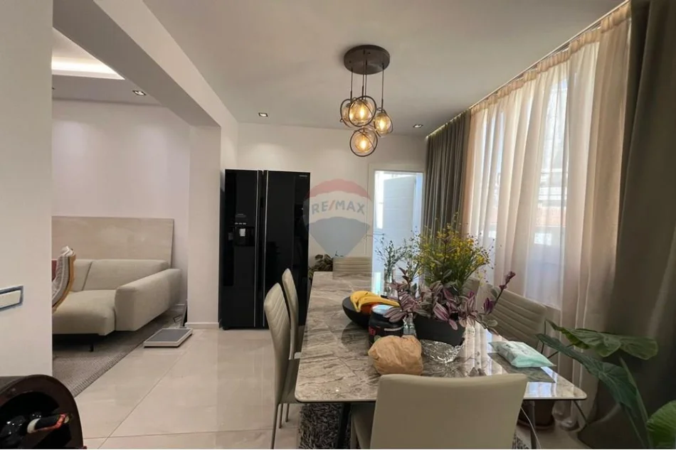 Tirane, jepet me qera apartament 2+1 Kati 4, 100 m² 800 € (tregu cam)