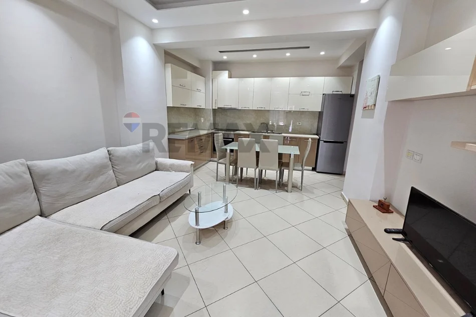 Tirane, jepet me qera apartament 2+1+Ballkon Kati 3, 90 m² 600 € (Fabrika Miellit)
