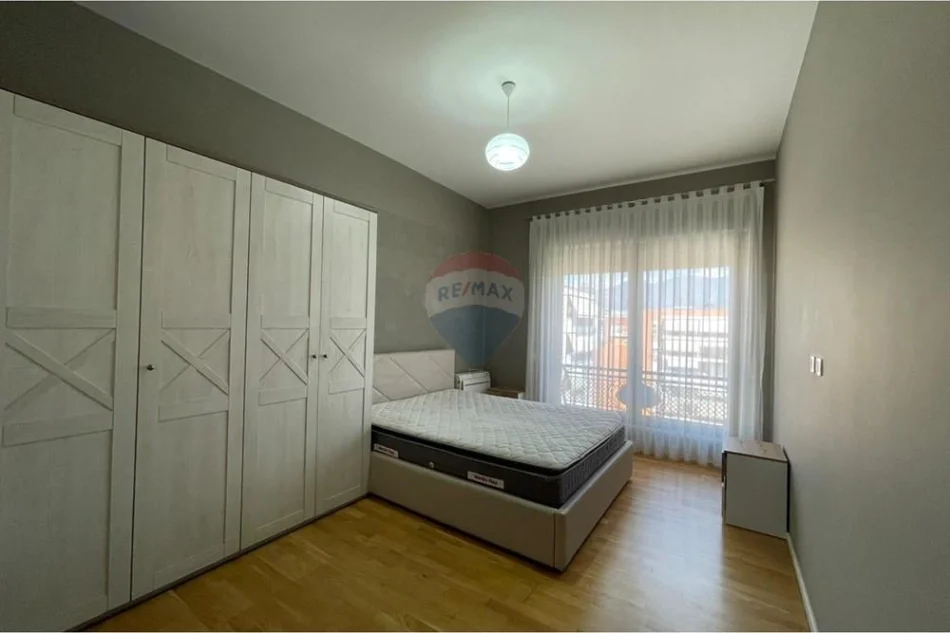 Tirane, jepet me qera apartament , 120 m² 1.250 € 