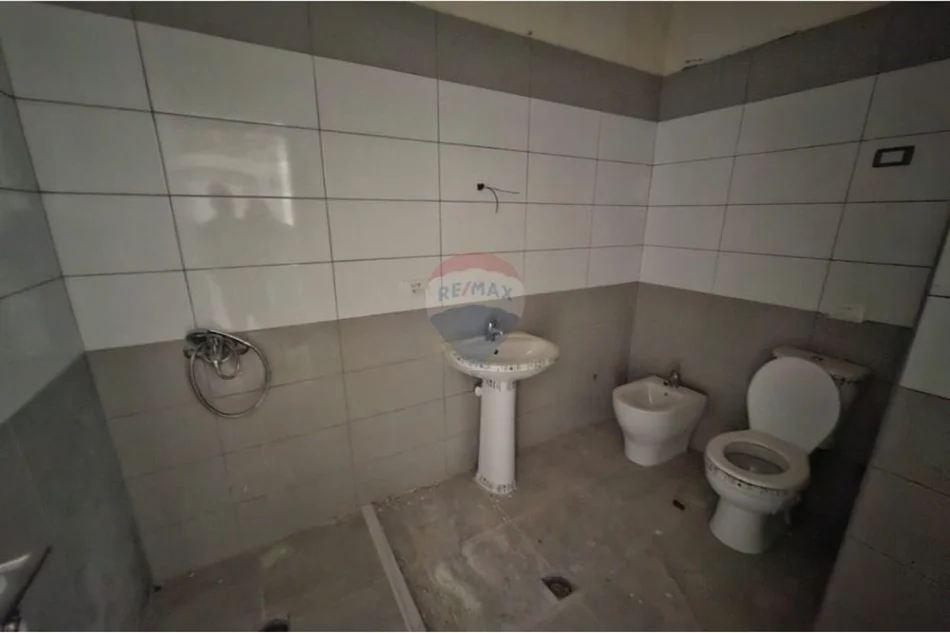 Vlore, shitet apartament 1+1 Kati 6, 69 m² 96.800 € (Rruga Gjergj Araniti, Vlore)