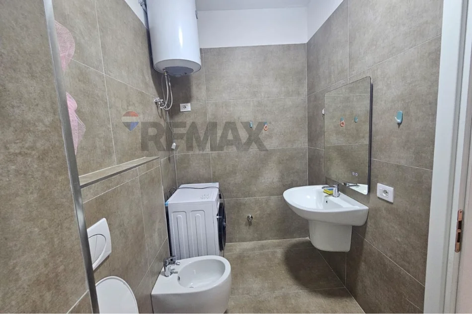 Tirane, jepet me qera , 80 m² 533 € 