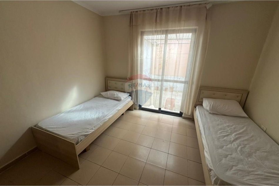 Tirane, jepet me qera apartament 2+1 , 2 m² 600 € 
