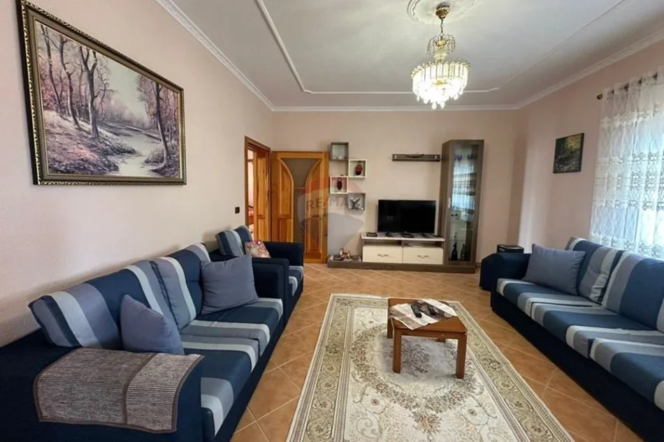 Tirane, jepet me qera apartament , 220 m² 730 € 